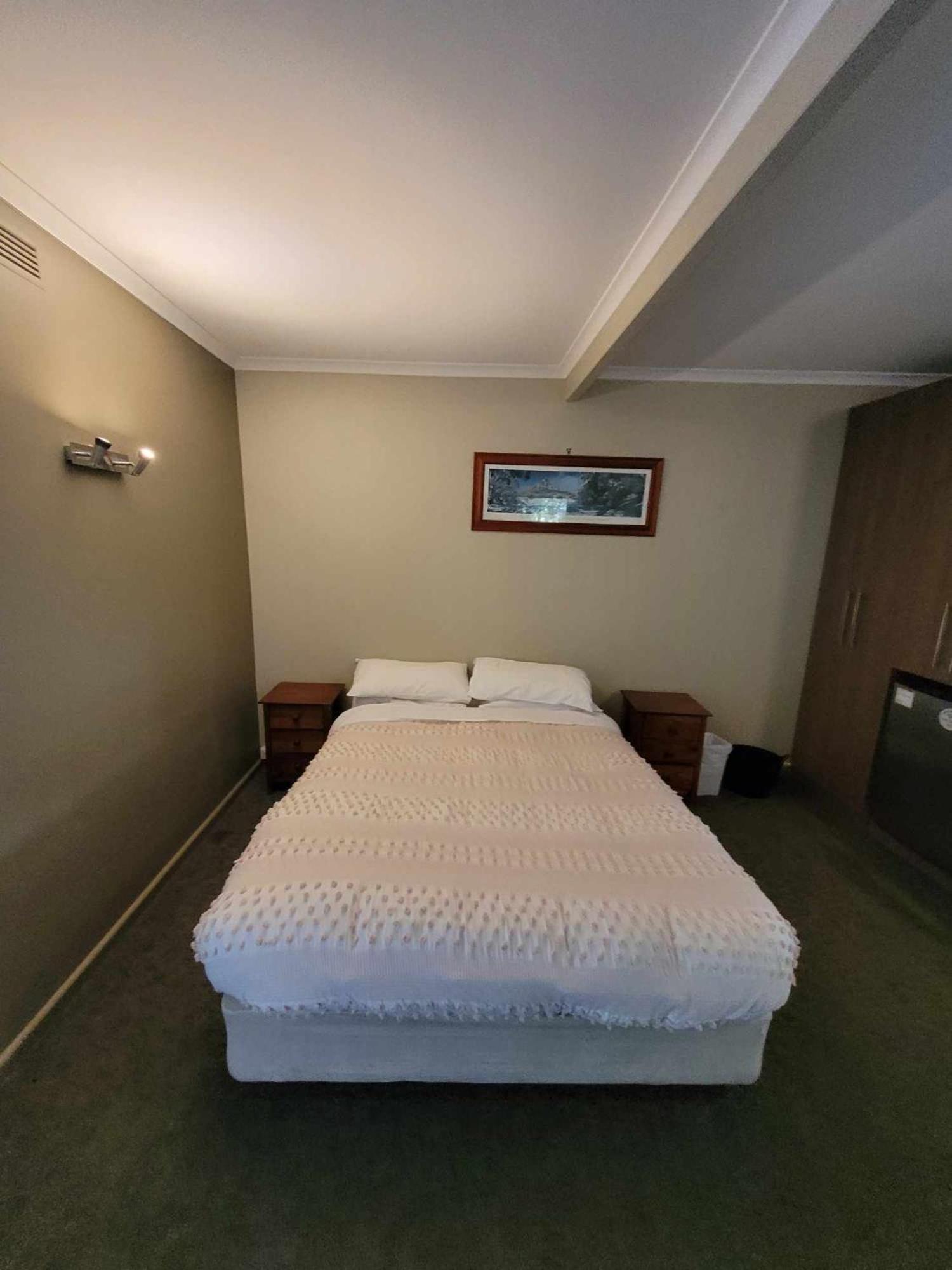 The Bright Motor Inn Екстер'єр фото