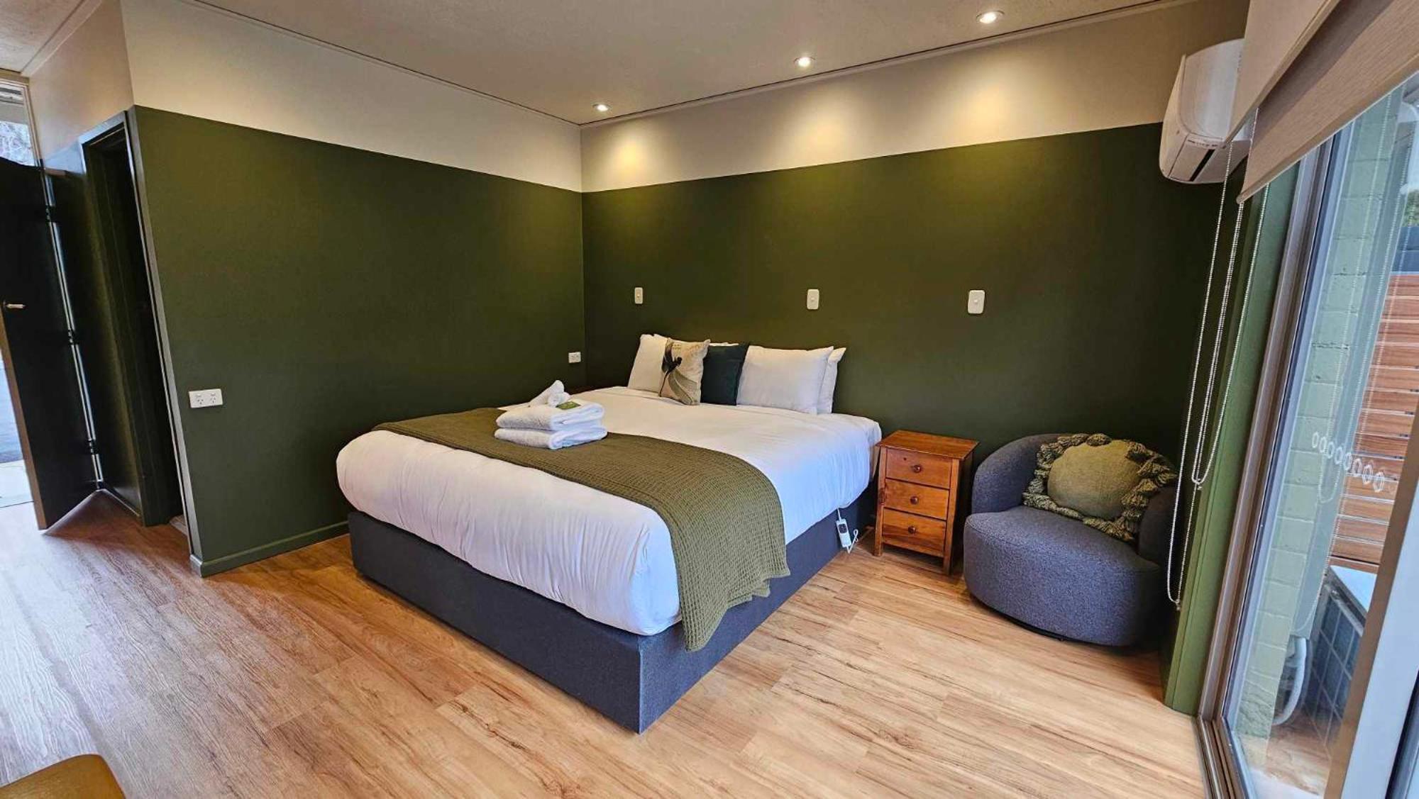 The Bright Motor Inn Екстер'єр фото