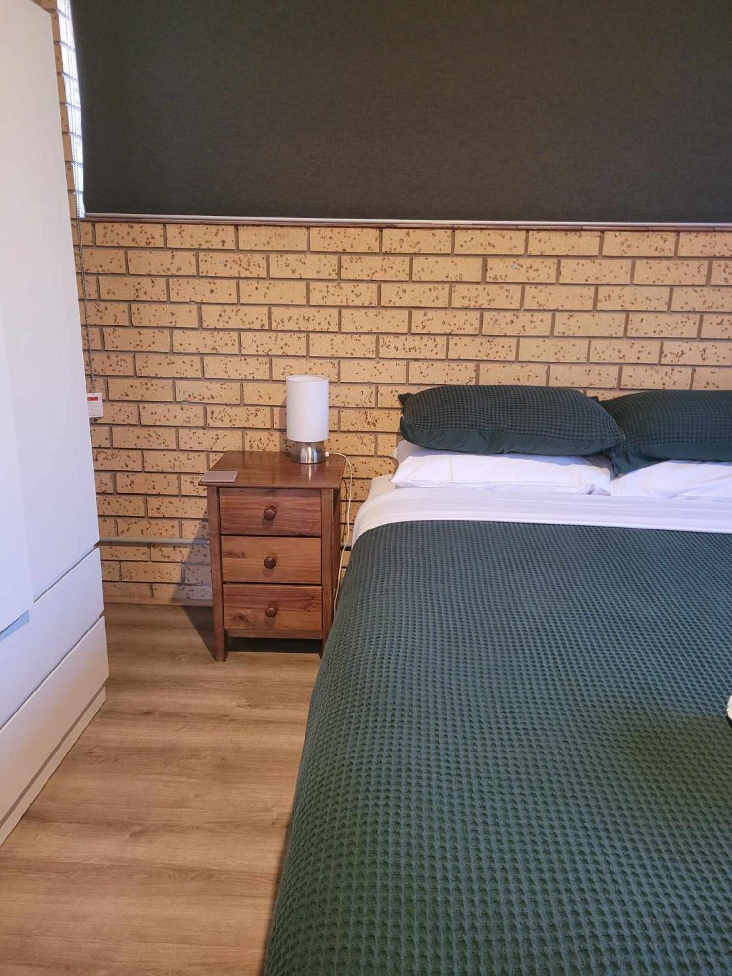 The Bright Motor Inn Екстер'єр фото