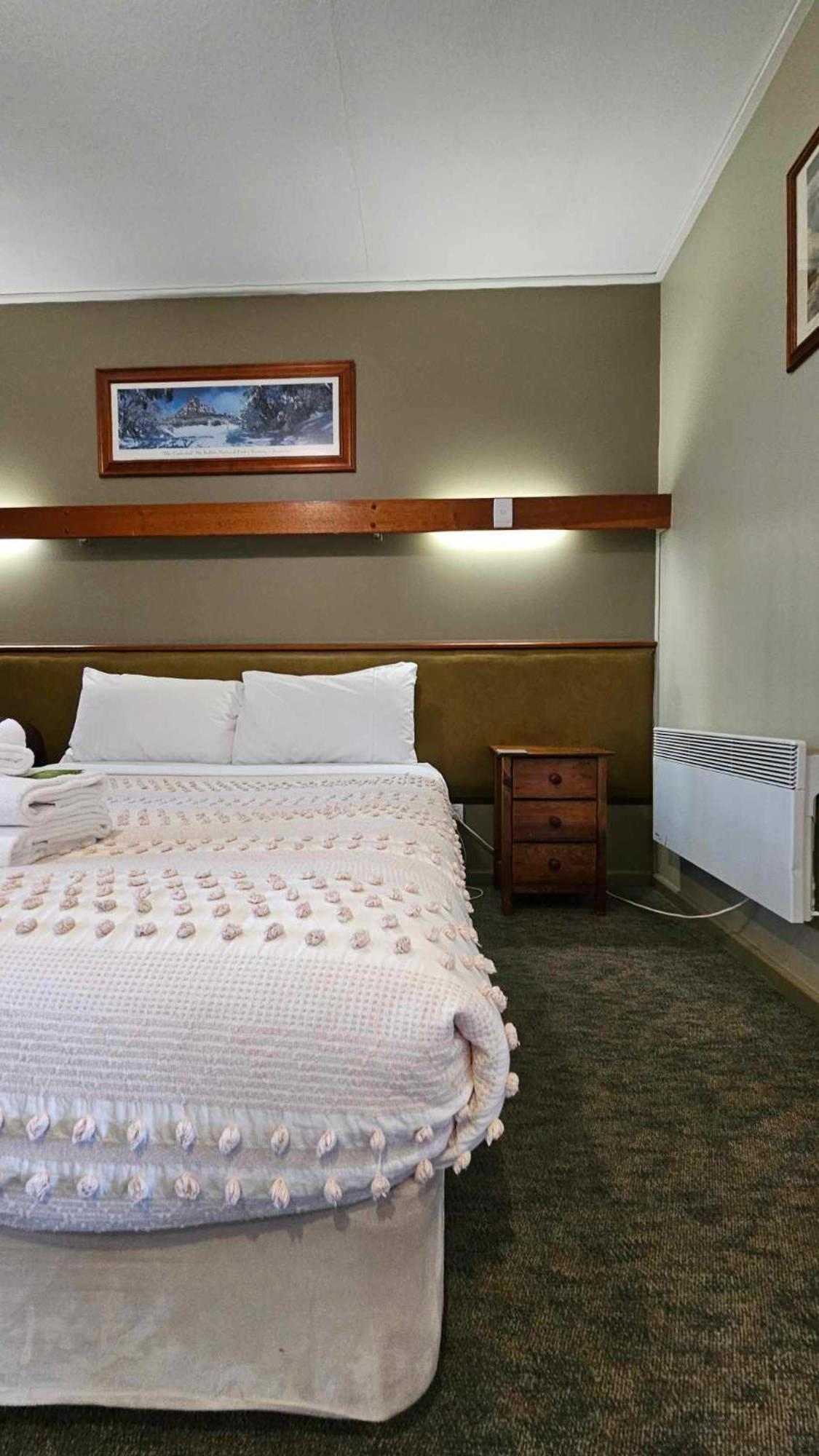 The Bright Motor Inn Екстер'єр фото