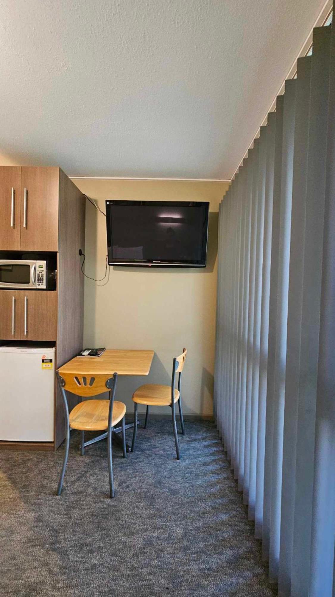 The Bright Motor Inn Екстер'єр фото