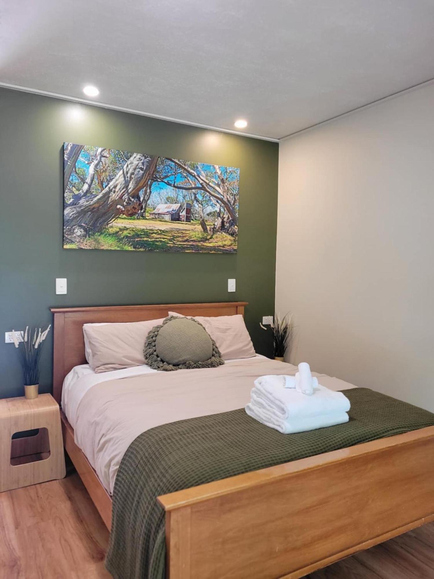 The Bright Motor Inn Екстер'єр фото